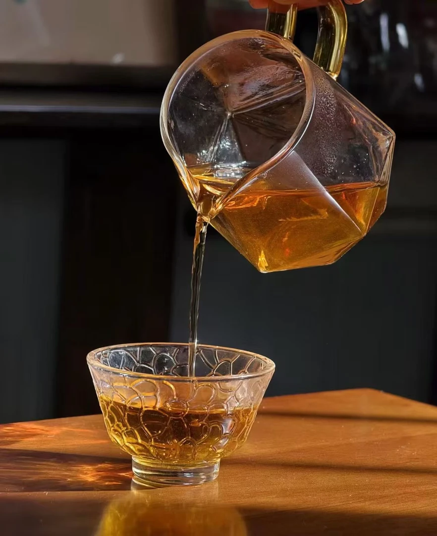 时尚大容量水杯家用保温冷热