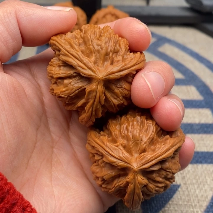 吊坠文玩核桃哈****哟三棱