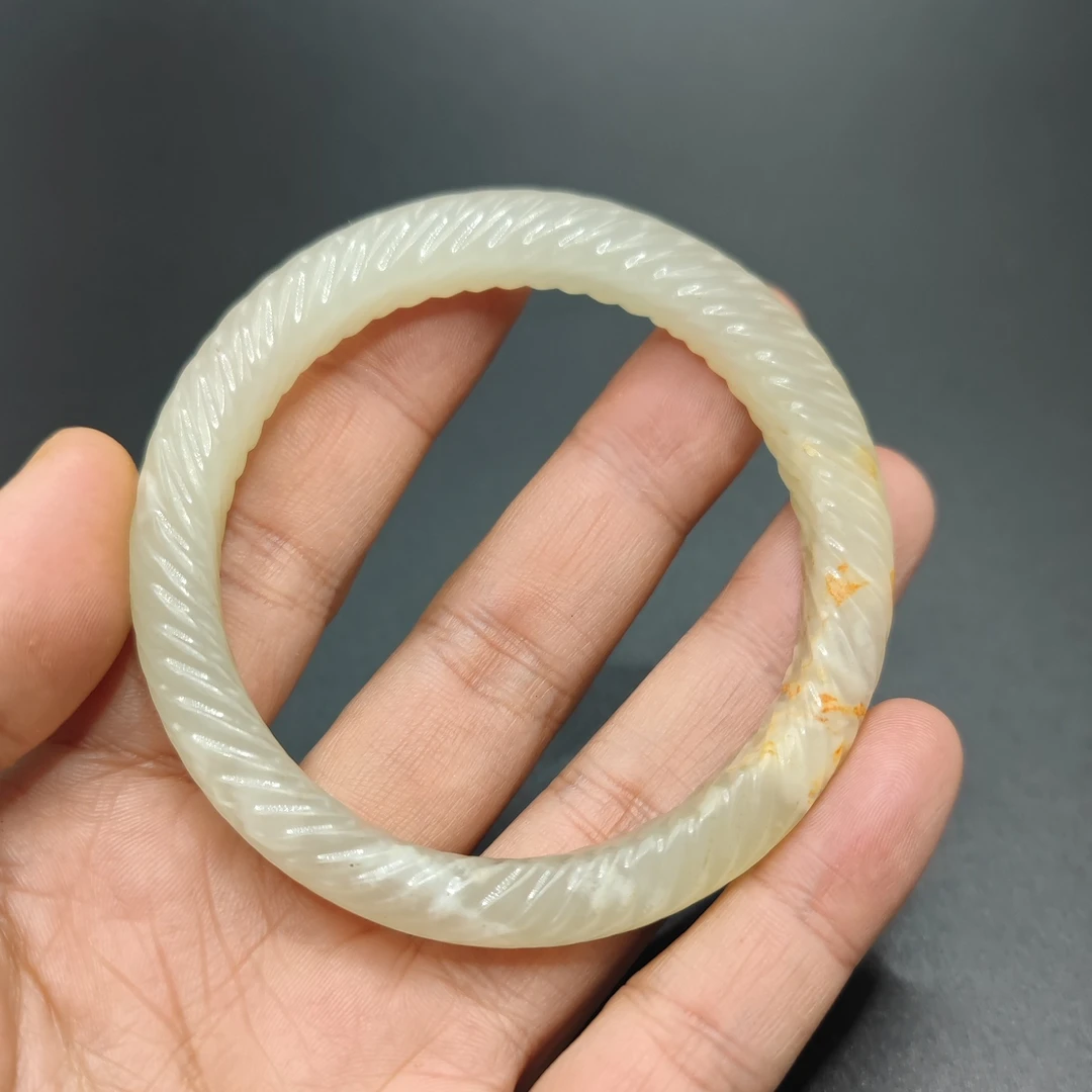 和田玉白玉绞丝纹镯子