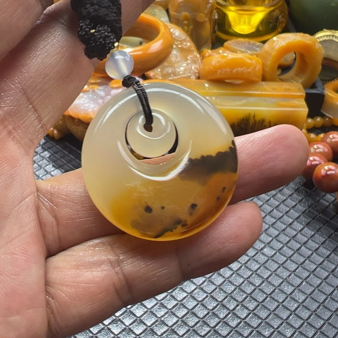 石英质玉未镶嵌颈饰