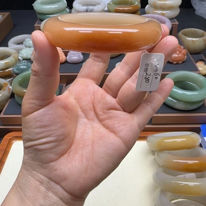 石英岩玉未镶嵌手镯