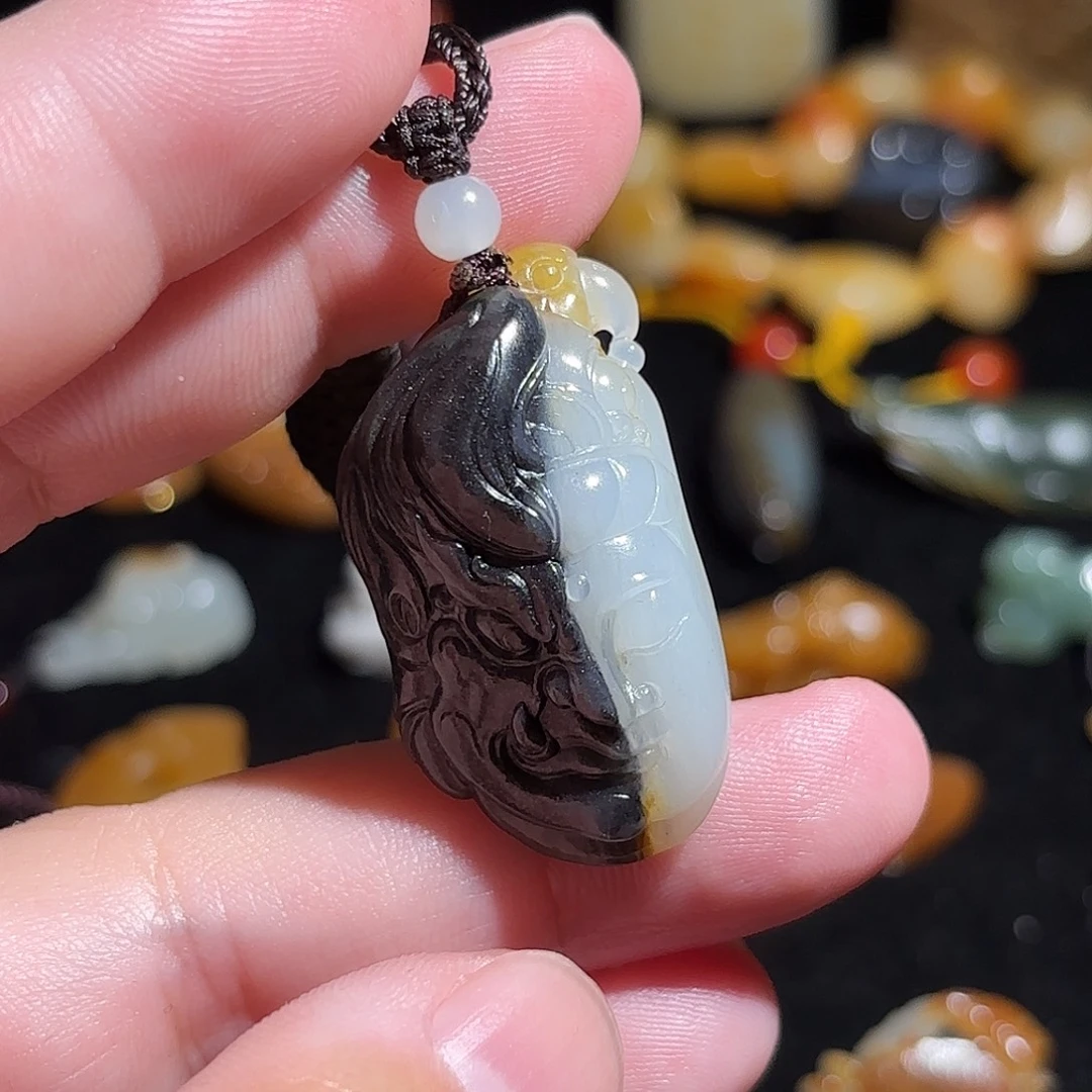 草***鱼和田玉（糖玉）未镶嵌手链