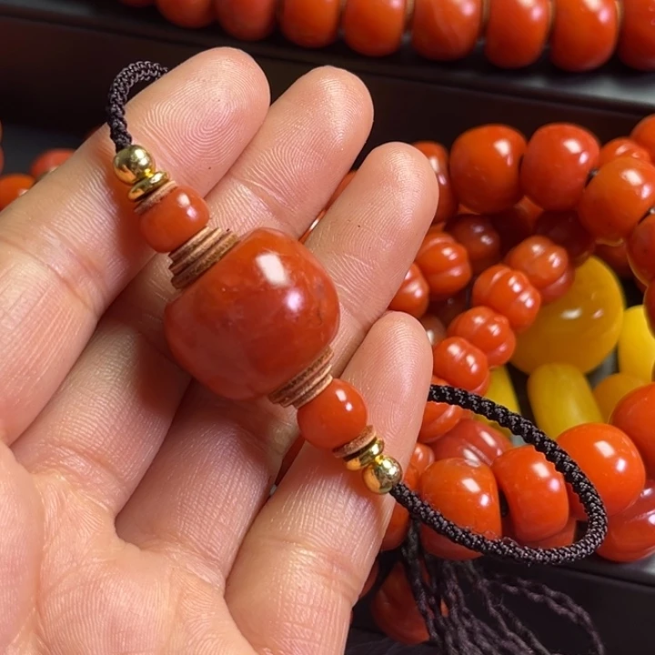 颈饰琉璃江**衣琉璃………..