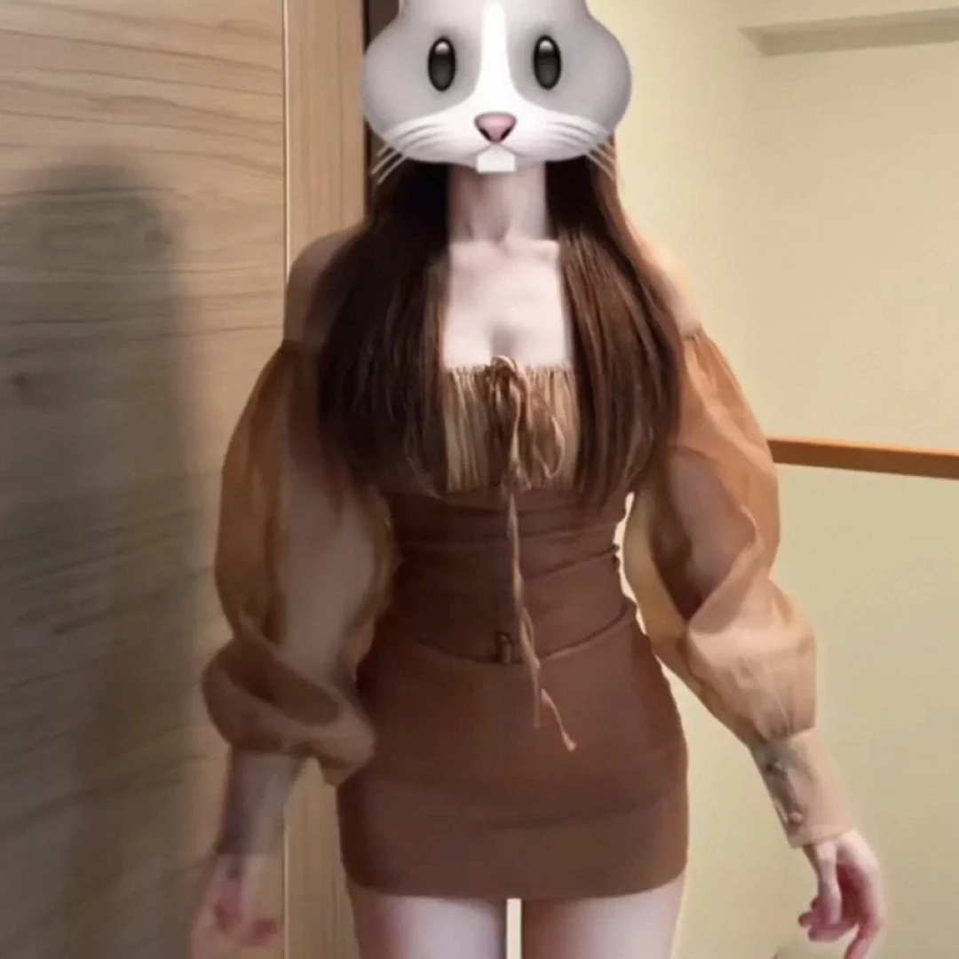 【一抹焦糖】法式灯笼袖一字肩设计感小众洋气上衣裙子