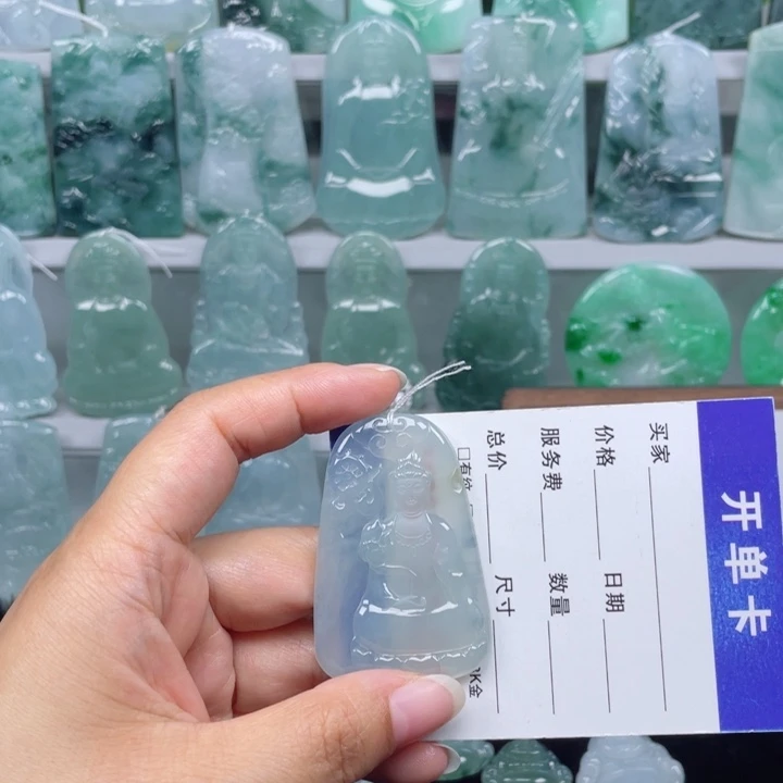 颈饰未镶嵌翡翠素衣观音