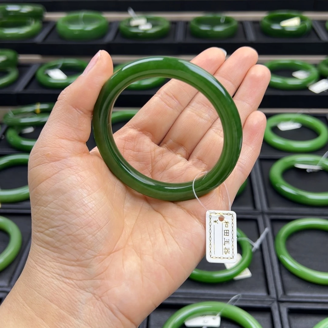 和田玉（碧玉）未镶嵌手镯