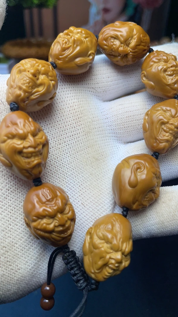 橄榄核雕刻恶僧头1.8