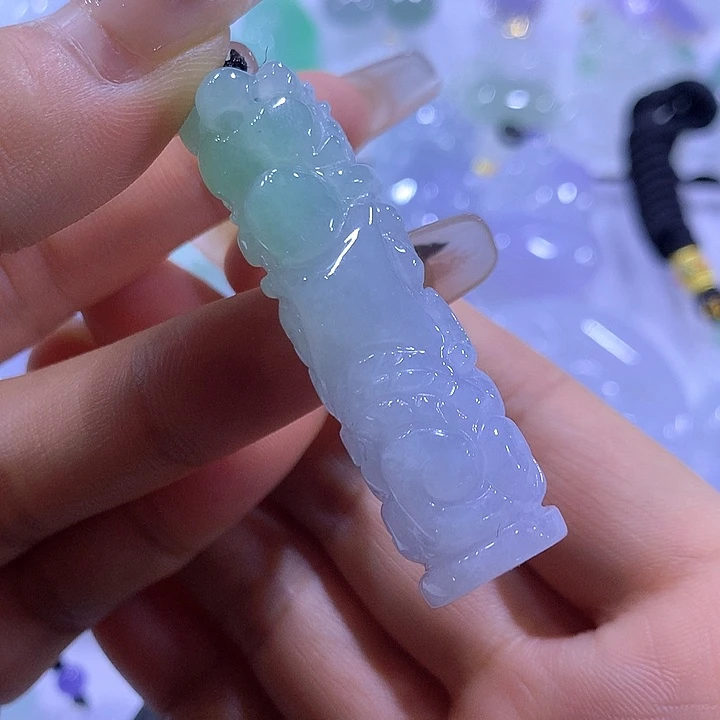 颈饰未镶嵌翡翠天然翡翠A货吊坠