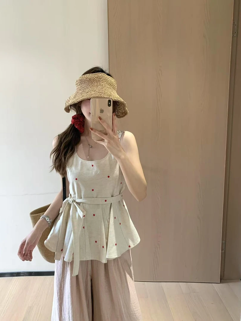 韩11修身型短款夏季套装少女风宽松碎花吊带背心收腰纯欲风