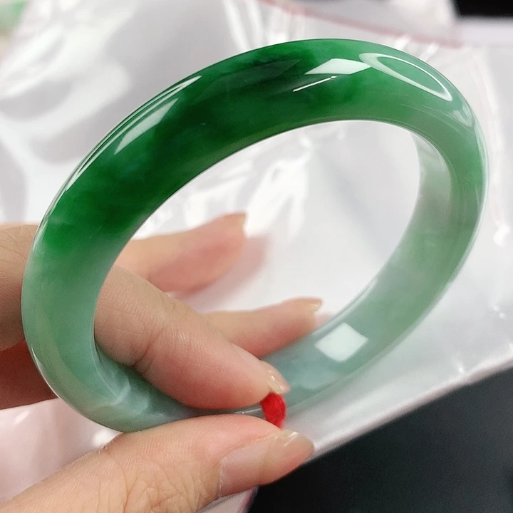 未镶嵌手镯翡翠，924