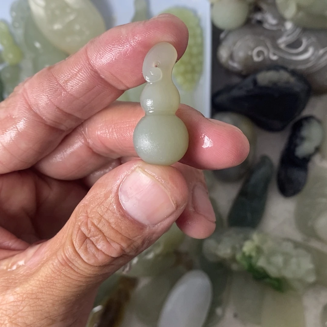 和田玉未镶嵌吊坠(不含链)