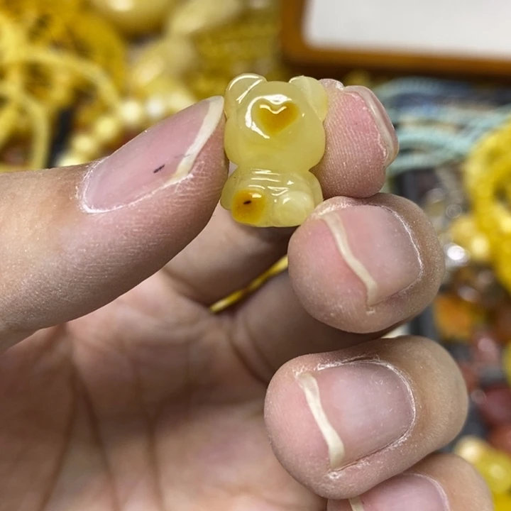 蜜蜡未镶嵌裸石吊坠