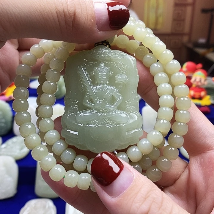 随***型和田玉未镶嵌颈饰