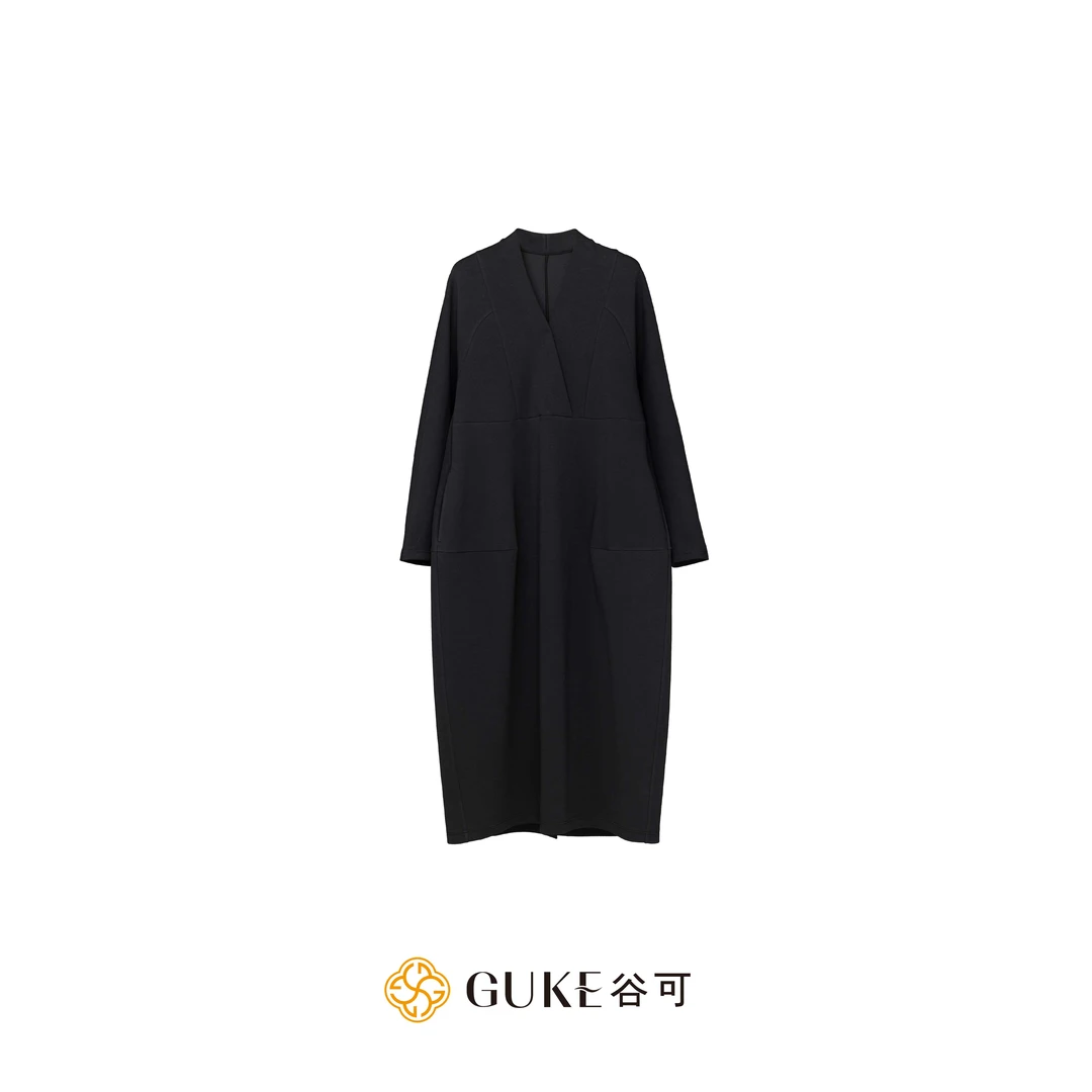 GKE/谷可LQ1153气质黑色时尚针织连衣裙秋冬设计师中长款V领裙子