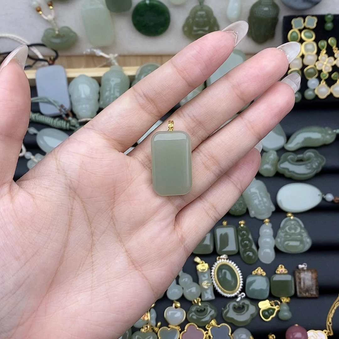 吊坠(不含链)18K金镶嵌和田玉