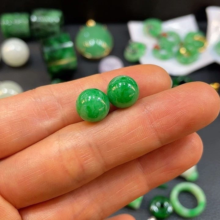 翡翠未镶嵌耳饰珠子