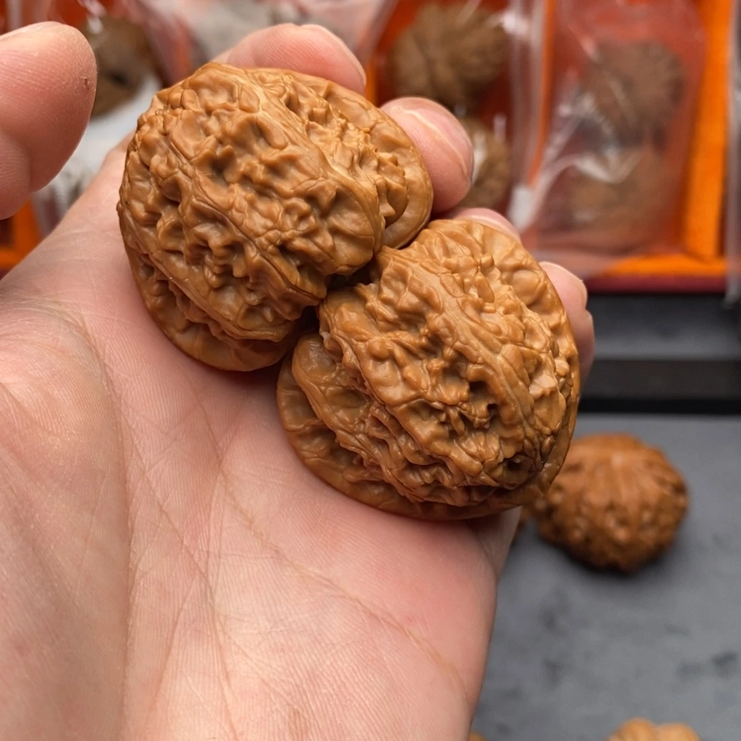 吊坠文玩核桃三角白