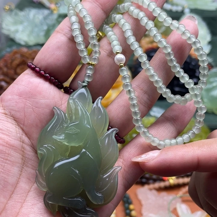 未镶嵌蛇纹石玉颈饰