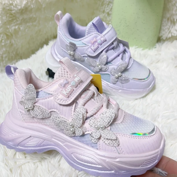 女宝休闲鞋，超轻鞋底，内里套宣，双网面料，魔术贴设计，舒适百搭，潮