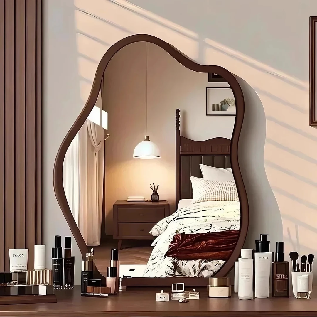 法式云朵化妆镜子贴墙自粘中古风复古梳妆台卫生间专用壁挂浴室镜