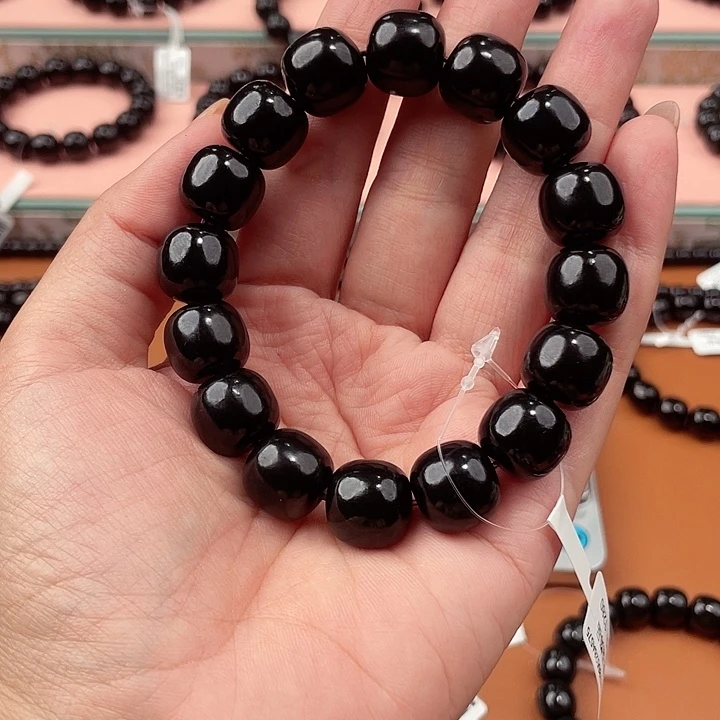 吴***家和田玉未镶嵌颈饰