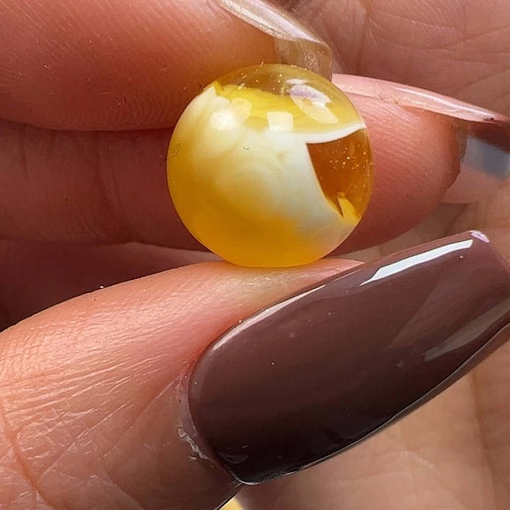 蜜蜡未镶嵌珠宝奇石