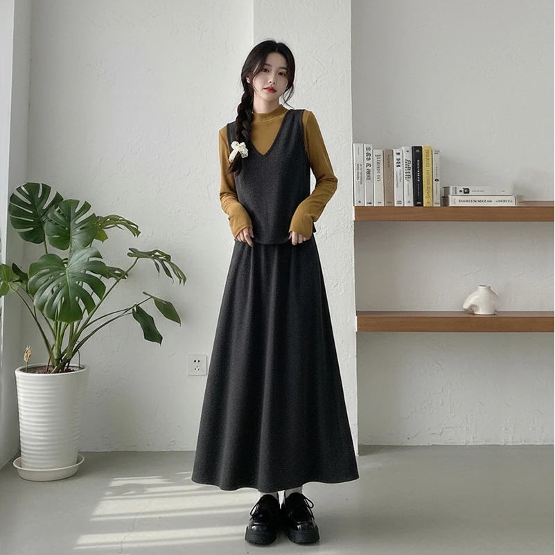 伊馨大码2025秋冬新款胖mm女半高领打底衫叠穿马甲背心半裙三件套