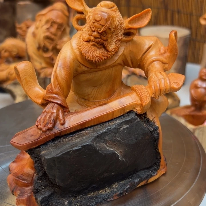 ****人柏木摆件的设计和制作