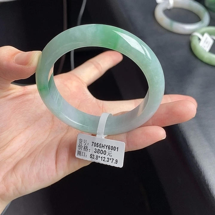 翡翠手镯未镶嵌54圈口