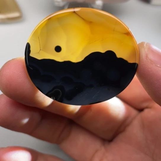 玛瑙/玉髓颈饰未镶嵌瑶*