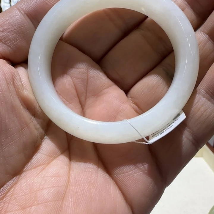 等***子和田玉未镶嵌手镯767