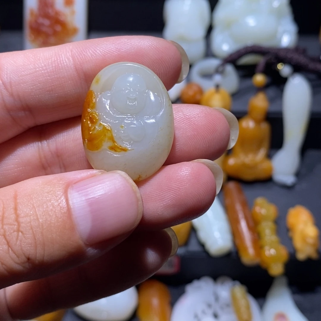 吉***康和田玉未镶嵌颈饰