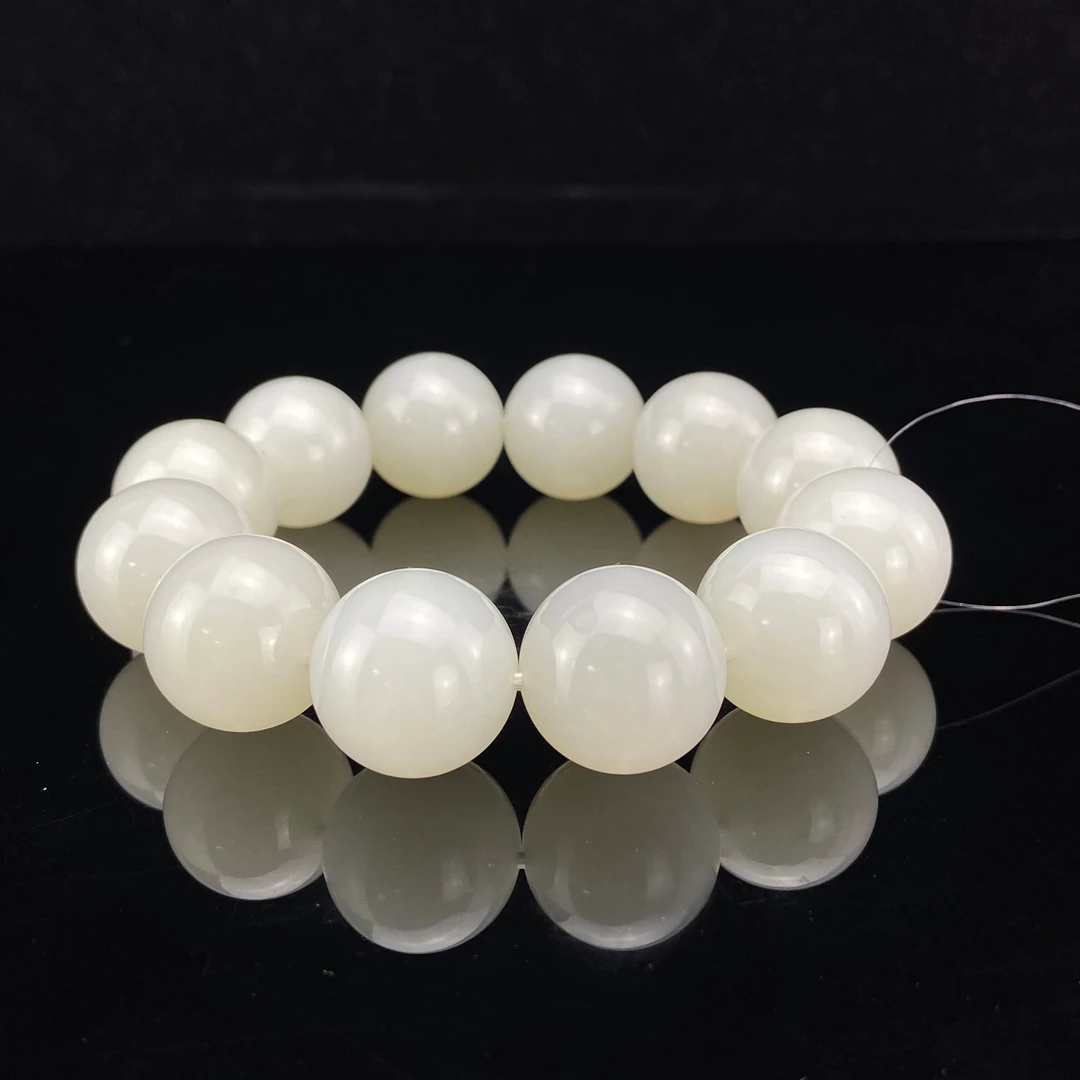 和田玉 昆冈韫雪/朵云轩WGW2010HC