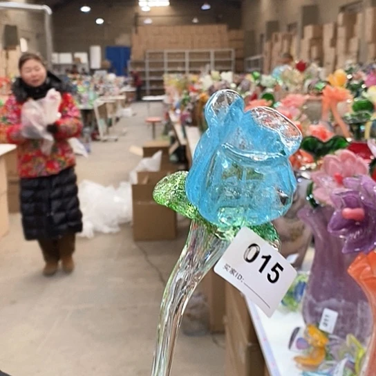 琉璃花瓶高45厘米宽9厘米