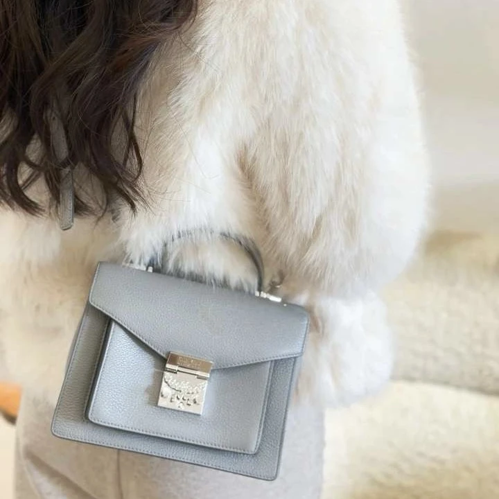 95新 MCM 大象灰邮差包/SS1652