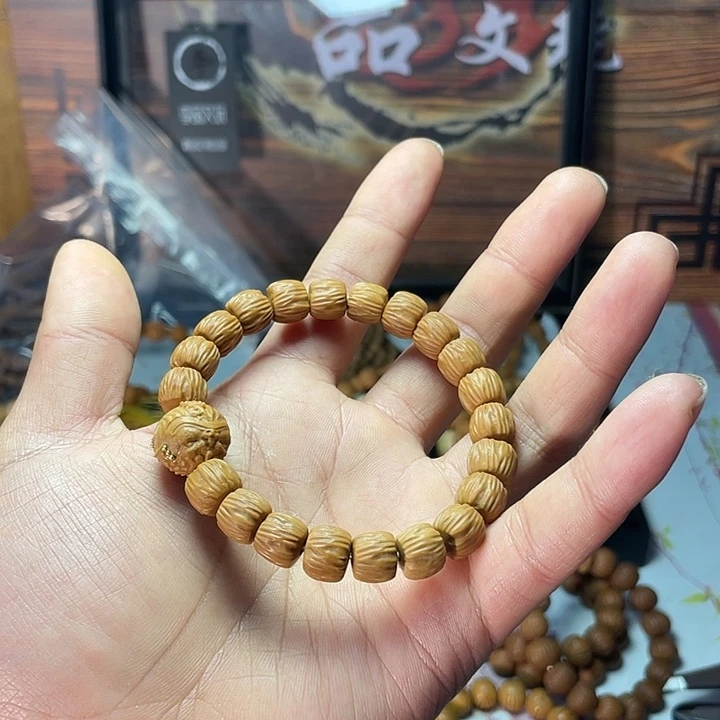 猴头核桃手串时***?百香带雕刻单颗体验款