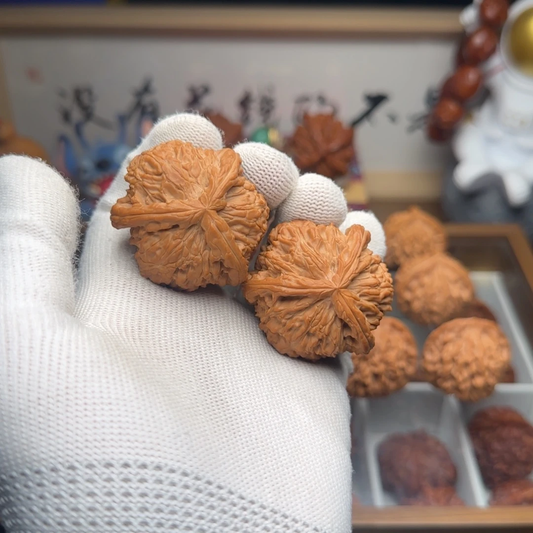 文玩核桃吊坠44+白奔