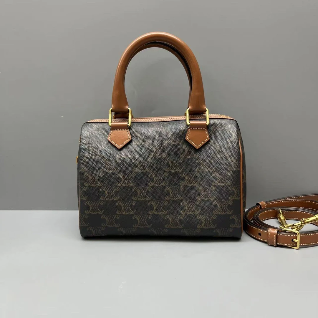 95新 Celine/思琳 老花凯旋门枕头包 尺寸20*14SV14834