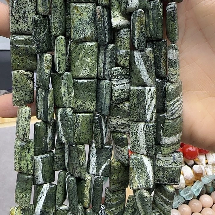查罗石合金珠宝半成品绿斑马天然石一条