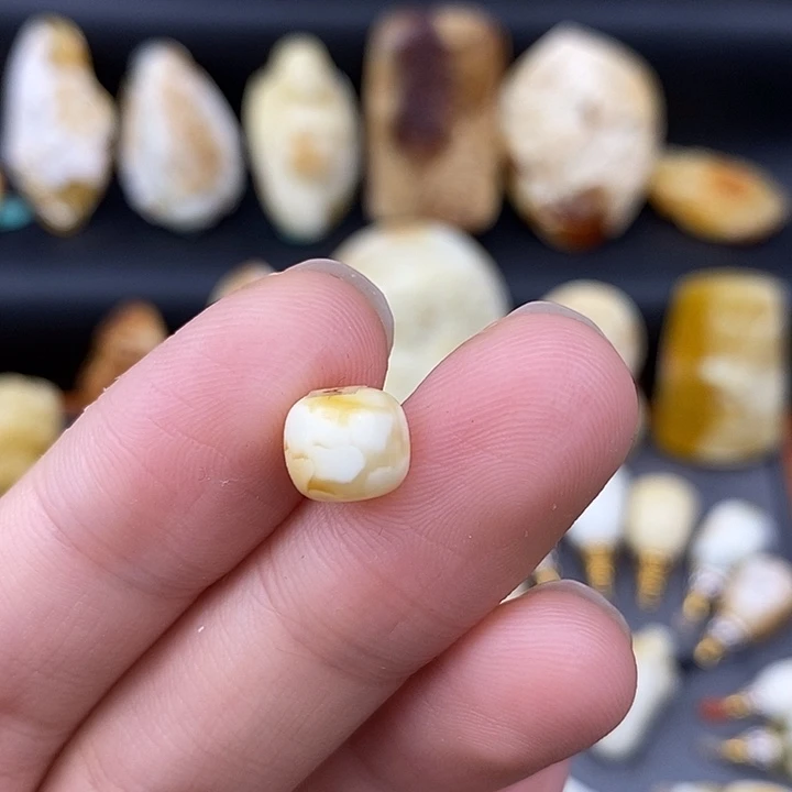 琥珀未镶嵌裸石8老邢a178