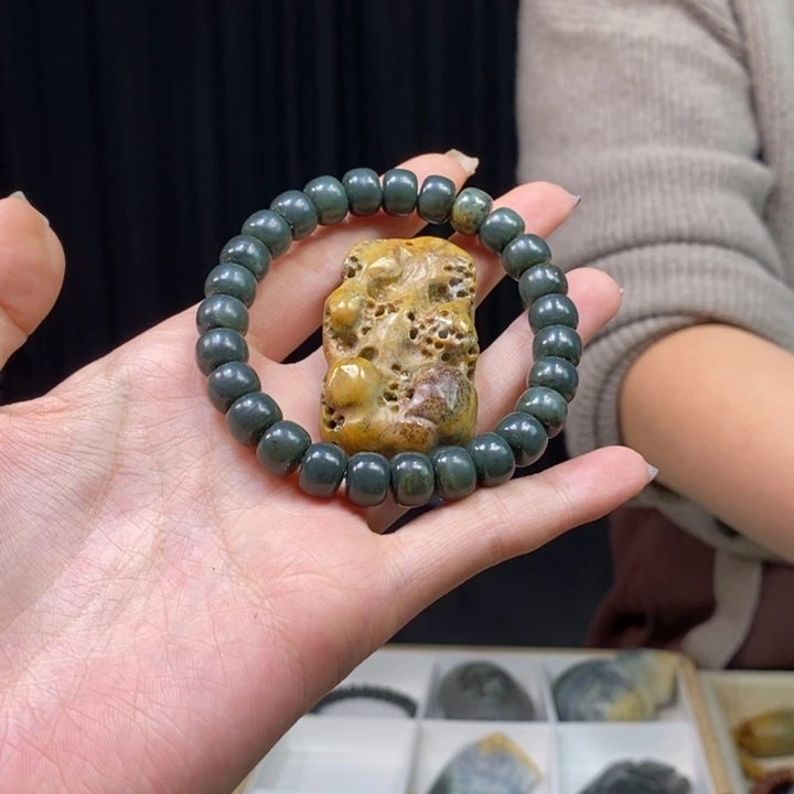 岫岩河磨玉（透闪石质玉）颈饰未镶嵌