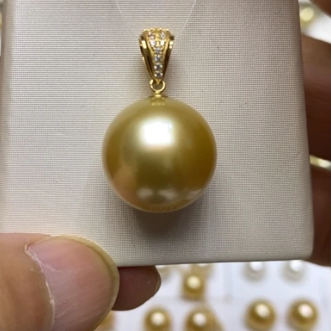 颈饰海水珍珠18K金镶嵌