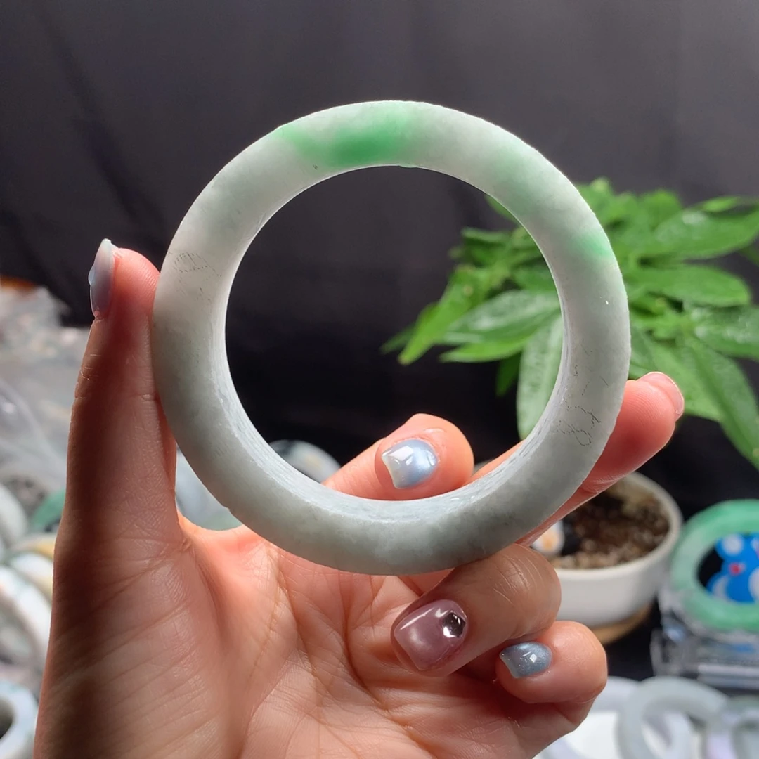 定制翡翠未镶嵌手镯