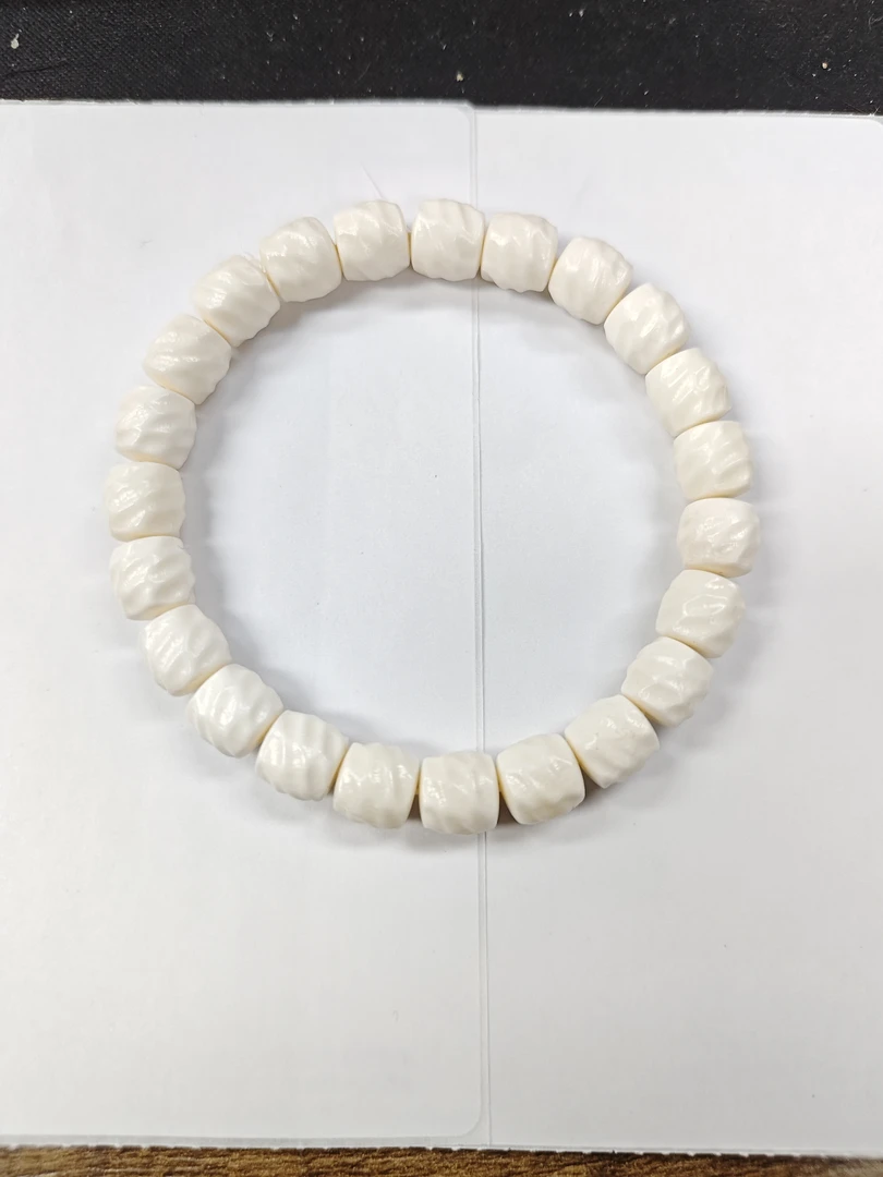 312号白色卡9mm雕刻直切手串