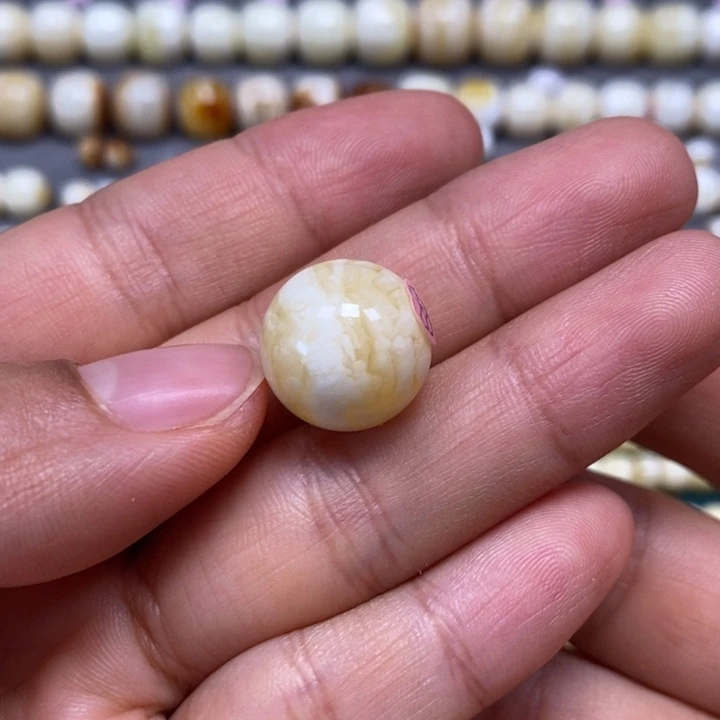 勇***敌裸石琥珀未镶嵌圆珠