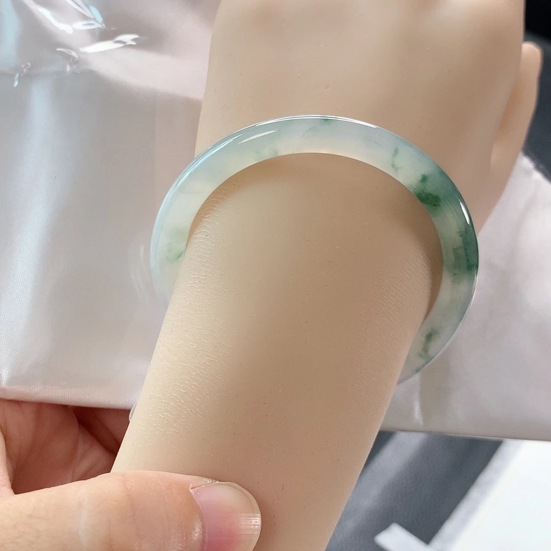 翡翠手镯未镶嵌 需包容裂纹 ①③⑥