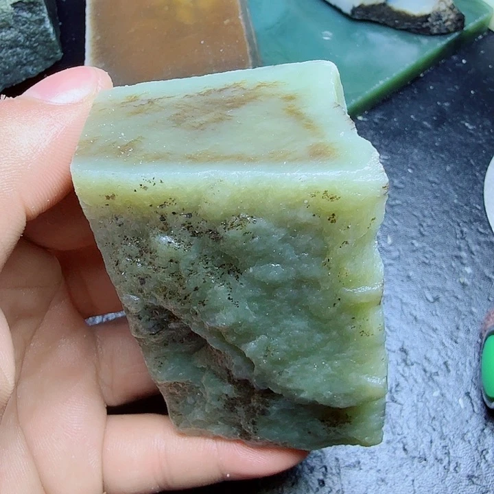 和田玉（糖玉）未镶嵌珠宝奇石