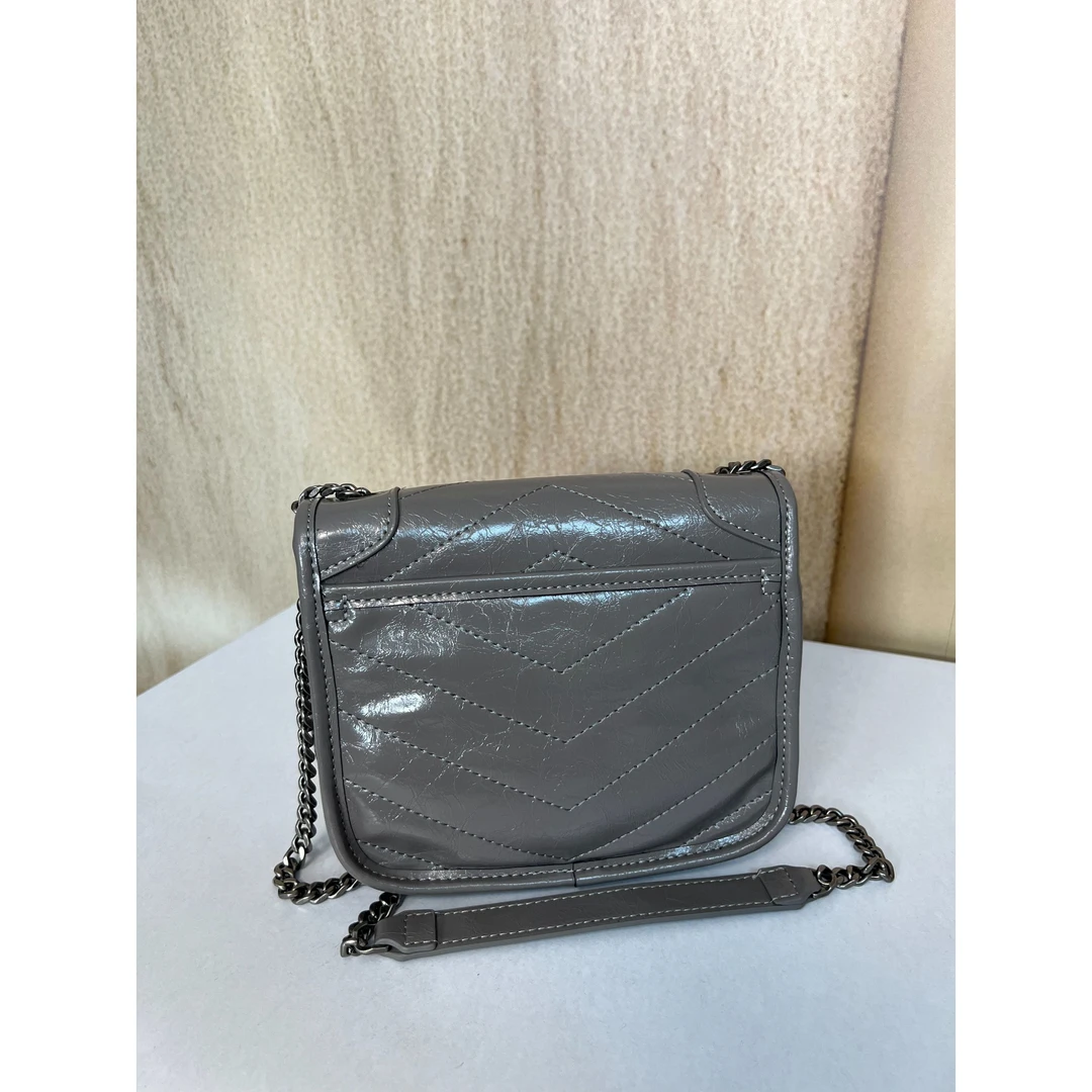 TOLEX2025新款手工女包小邮差灰色20cm