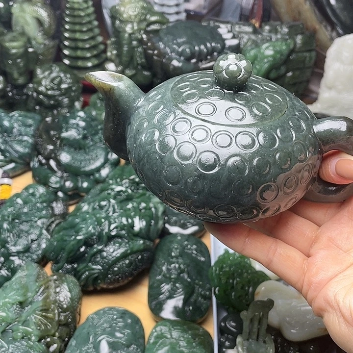 哈***和田玉未镶嵌挂件