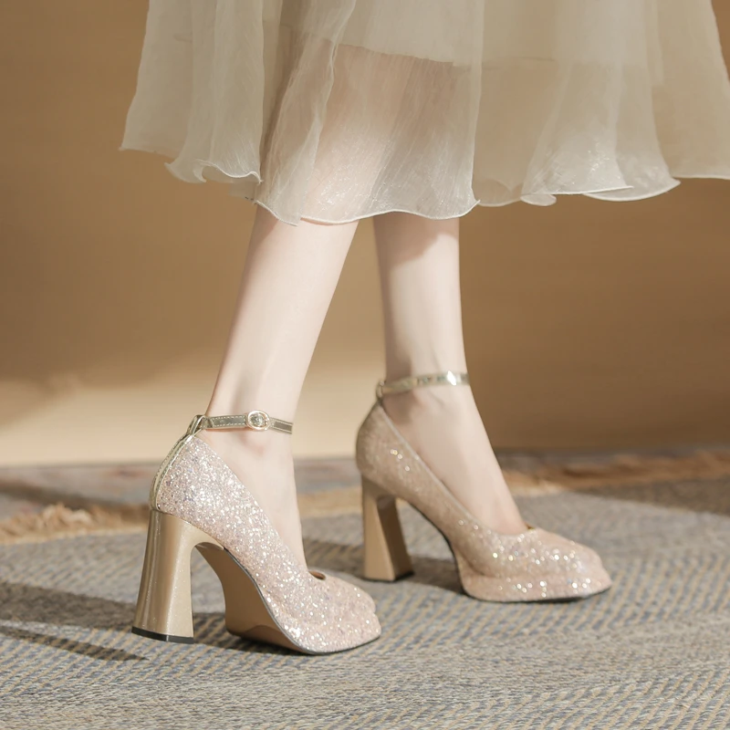 新娘鞋玛丽珍鞋伴娘高跟鞋2025新款一字扣带防水台粗跟单鞋女方头